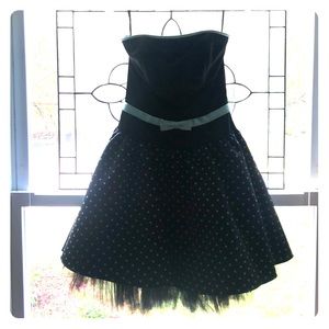 Gently worn short black homecoming dress!